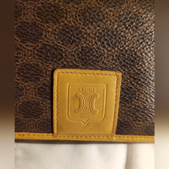 Celine Macadamia Bi-fold Long Wallet - Picture 15 of 16